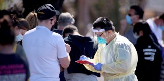 Dispositivo contra el COVID en Australia.