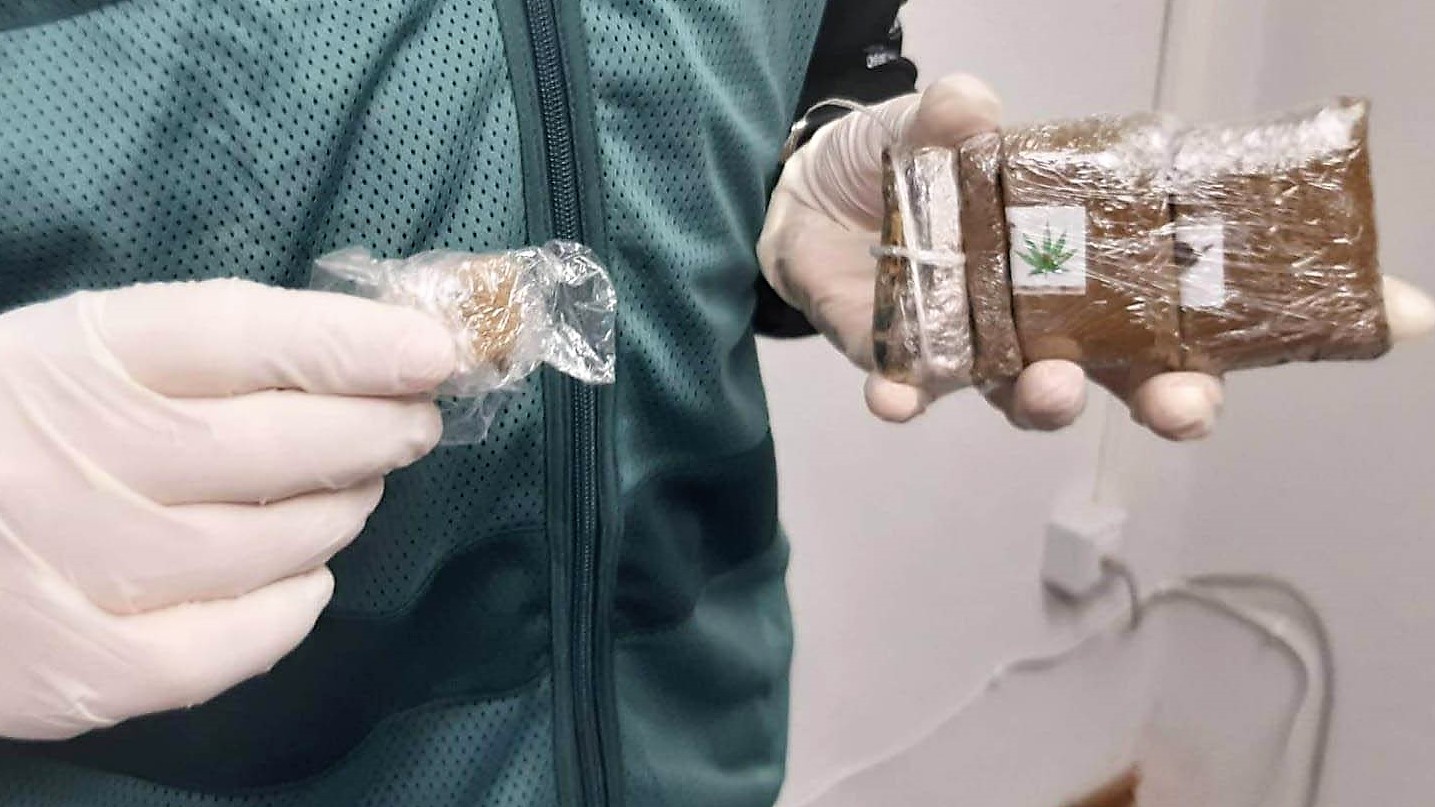 Esta es la droga decomisada el viernes en Molina de Aragón. (Foto: Guardia Civil)