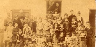 Alumnos de la escuela de Malaguilla en 1898.