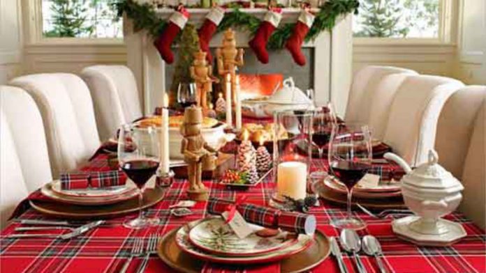 Mesa de Navidad tan vacía como le gustaría a algún responsable de la OMS, en según qué casos.