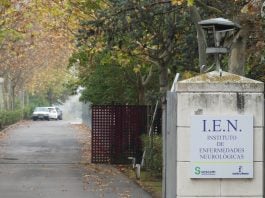 Acceso al Instituto de Enfermedades Neurológicas de Guadalajara, IEN. (Foto: La Crónic@)