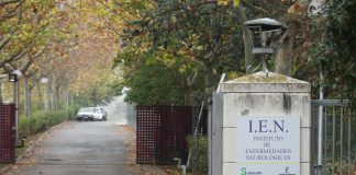 Acceso al Instituto de Enfermedades Neurológicas de Guadalajara, IEN. (Foto: La Crónic@)