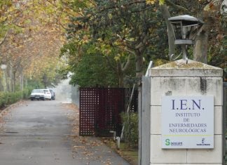 Acceso al Instituto de Enfermedades Neurológicas de Guadalajara, IEN. (Foto: La Crónic@)