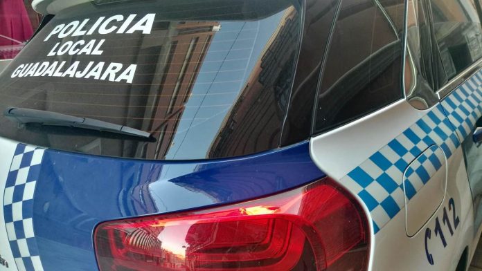 Coche patrulla de la Policía Local de Guadalajara. (Foto: La Crónic@)