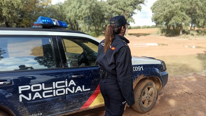 Patrulla de la Policía Nacional en el alto de Villaflores, en Guadalajara.