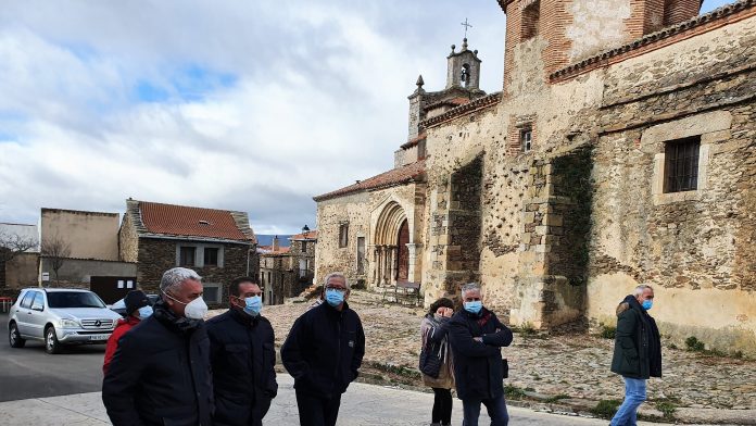 Responsables de la Diputación han visitado las obras realizadas en Bustares.