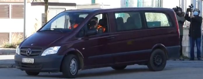 Traslado de las primeras vacunas, a la una de la tarde del sábado, 26 de diciembre de 2020. (Foto: La Crónic@)