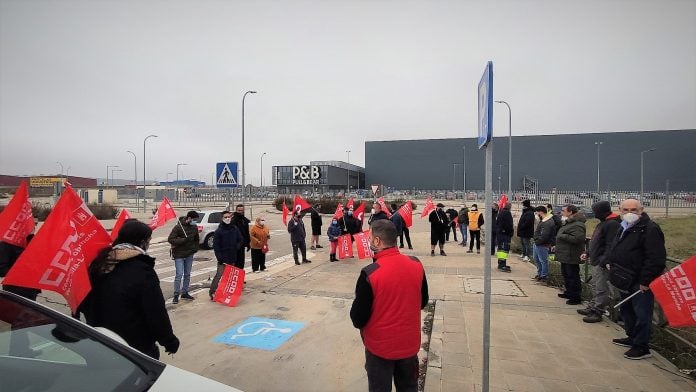 Concentración con trabajadores de Veolia en Cabanillas del Campo. el 23 de diciembre de 2020.