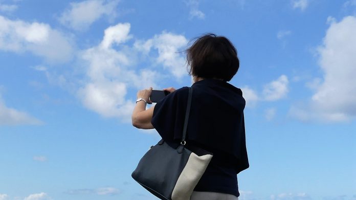 El móvil se ha convertido en la cámara fotgráfica de una gran mayoría. (Foto: La Crónic@)