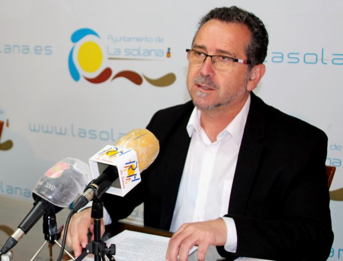 Luis Díaz Cacho, alcalde de La Solana.