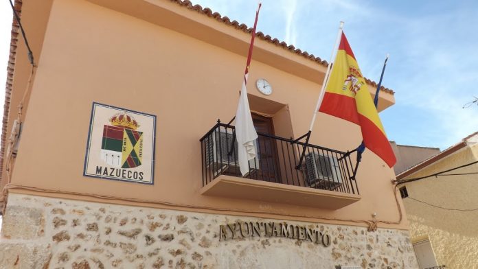 Ayuntamiento de Mazuecos. (Foto: La Crónic@)