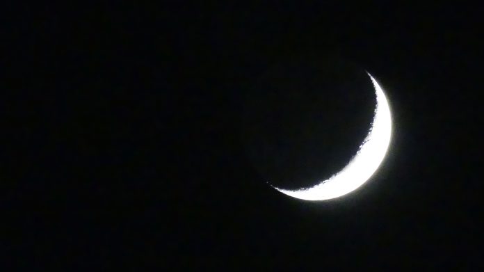 La Luna, en cuarto creciente. (Foto: A. González / La Crónic@)