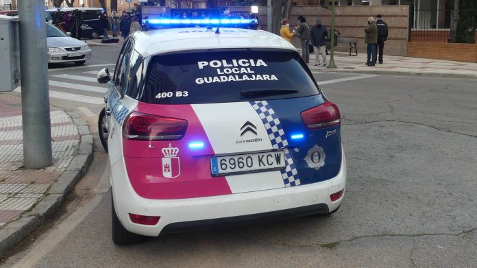 Coche patrulla de la Policía Local de Guadalajara en diciembre de 2020. (Foto: La Crónic@)