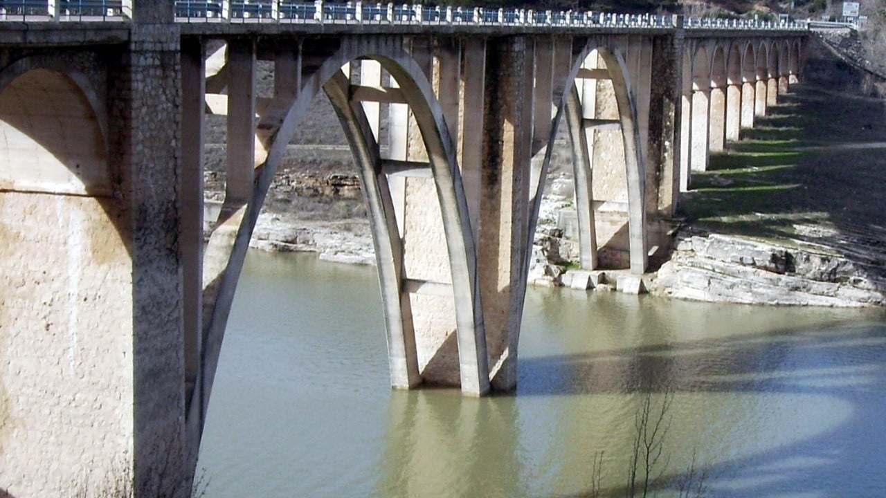 El viaducto de Entrepeñas en una imagen de archivo.