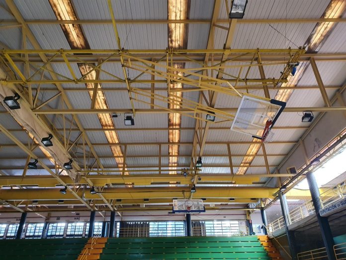 Antiguas luminarias del polideportivo 