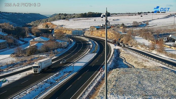 Estado de la A-2 a la altura de Torija en la mañana del 4 de enero de 2021. (Foto: DGT)