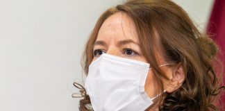 La consejera de Bienestar Social, Aurelia Sánchez, ante los periodistas.