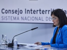 La ministra de Sanidad, Carolina Darias durante una rueda de prensa tras la reunión del Consejo Interterritorial del Sistema Nacional de Salud, en Madrid .