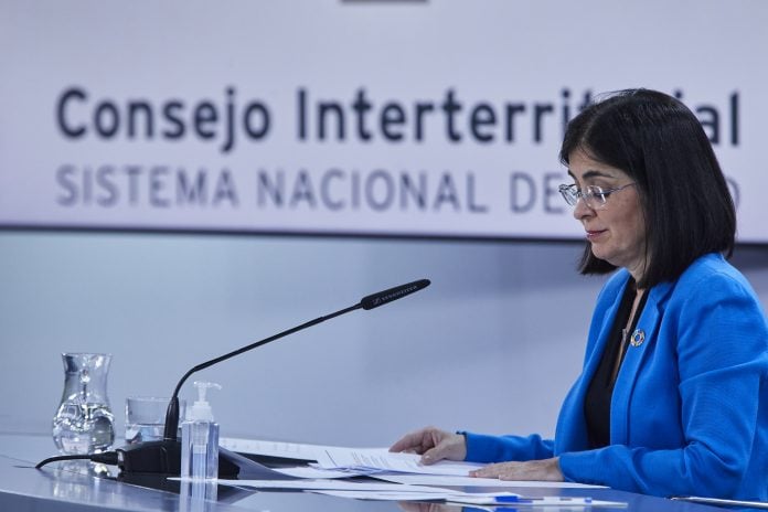 La ministra de Sanidad, Carolina Darias durante una rueda de prensa tras la reunión del Consejo Interterritorial del Sistema Nacional de Salud, en Madrid .