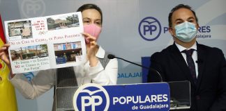 Ana Guarinos y Jaime Carnicero, durante su rueda de prensa.
