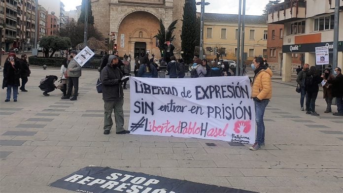 Concentración en Guadalajara en apoyo de Pablo Hasél el 6 de febrero de 2021.