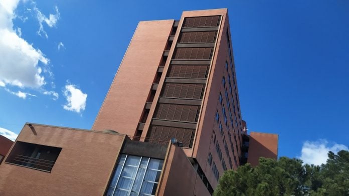 Exterior del Hospital de Guadalajara el 1 de febrero de 2021. (Foto: La Crónic@)