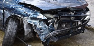 Estado en el que quedó el vehículo en el que huía el delincuente. (Foto: CNP)