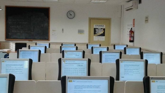 Aula de exámenes de la Jefatura Provincial de Tráfico. (Foto: Guardia Civil)