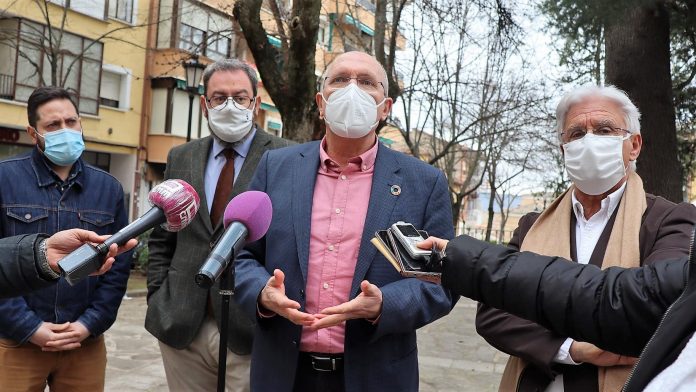 Jesús Alique, ante los periodistas.