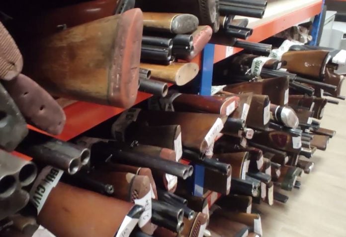 Armas decomisadas en Guadalajara. (Foto: Guardia Civil)