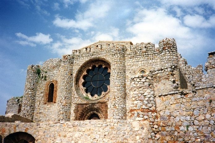 Vista parcial del castillo de Calatrava.