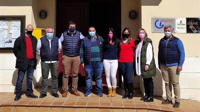 Dirigentes del PP han apoyado con su presencia el cambio en la Alcaldía de Espinosa de Henares.