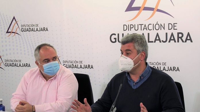 Alfonso Esteban, en su rueda de prensa del 8 de marzo de 2021 en la Diputación de Guadalajara.