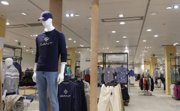Un investigador de la UAH desarrolla una máquina para medir el impacto medioambiental de la ‘fast fashion’