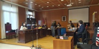 ¿Cenicienta con toga? Así están empezando a ver a la Justicia en la región Una de las dos sesiones del juicio contra los manos de los GEO por acoso laboral. (Foto: La Crónic@)