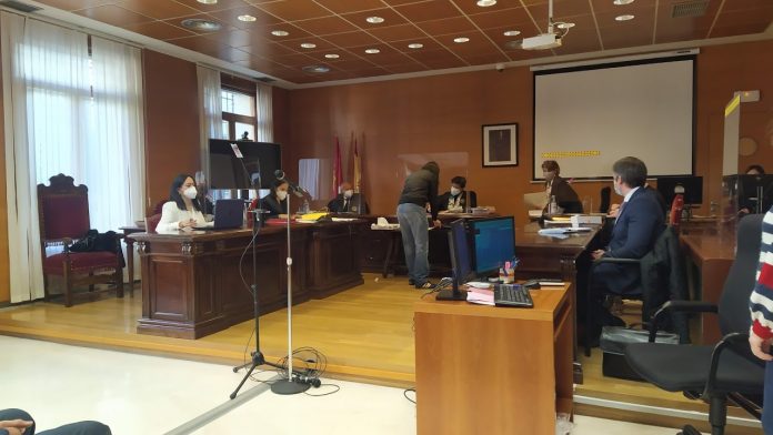 Una de las dos sesiones del juicio contra los manos de los GEO por acoso laboral. (Foto: La Crónic@)