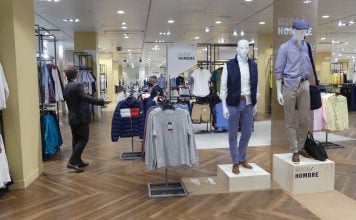 CCOO y UGT chocan en Guadalajara por el convenio del comercio, «una traición» La moda es lo más comprado en Black Friday, según este estudio. En la imagen, Outlet El Corte Inglés Guadalajara.