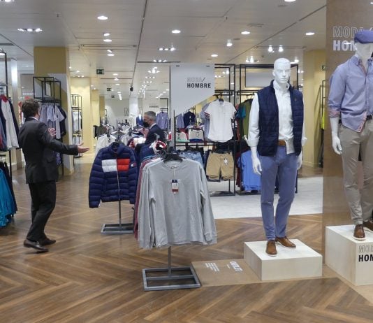 CCOO y UGT chocan en Guadalajara por el convenio del comercio, «una traición» La moda es lo más comprado en Black Friday, según este estudio. En la imagen, Outlet El Corte Inglés Guadalajara.