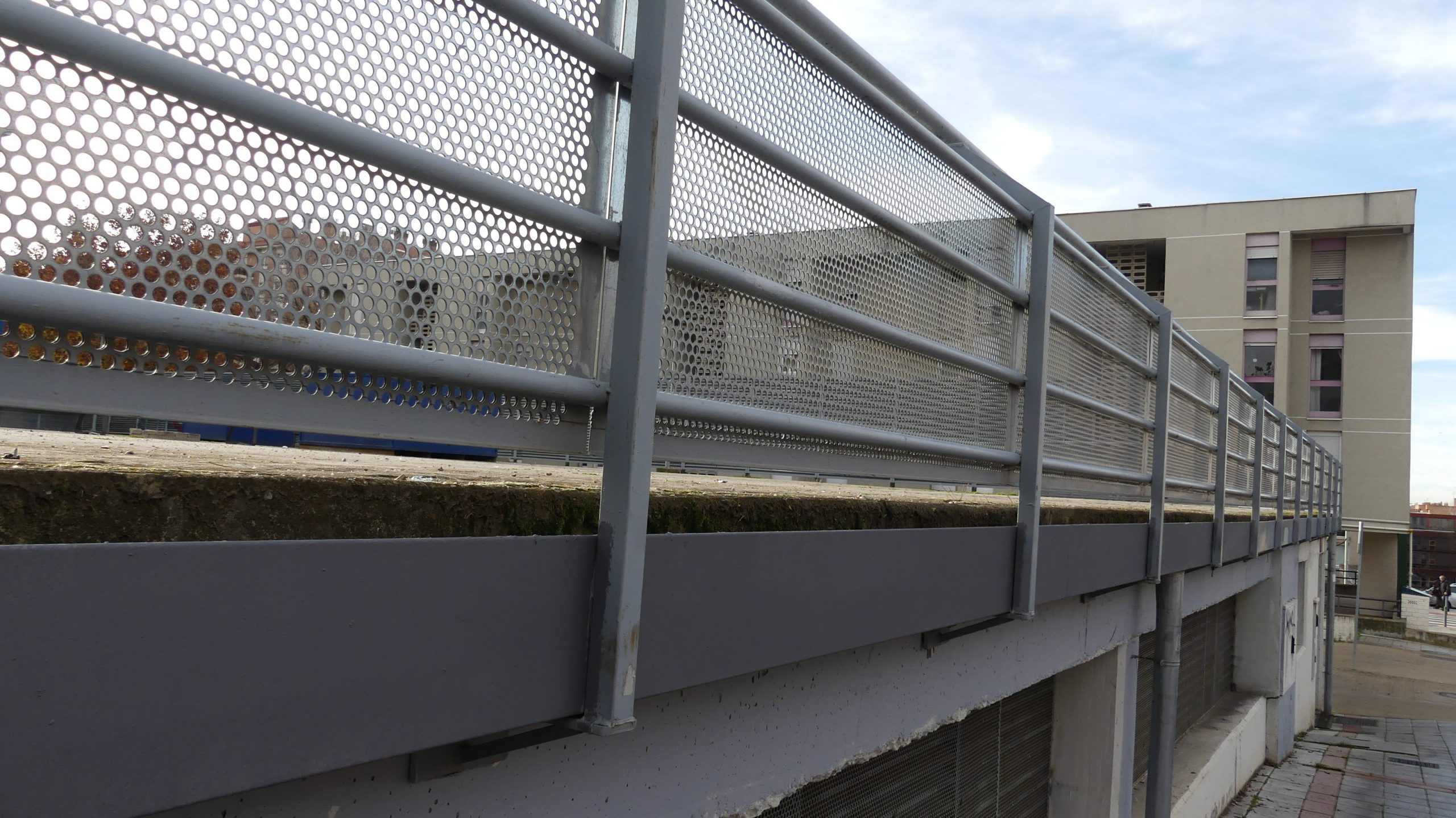 Este parking ha venido teniendo problemas de filtraciones desde su construcción, hace más de una década. (Foto: La Crónic@)