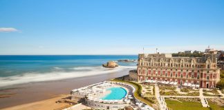 Reabre bajo el COVID el «Hôtel du Palais», el más legendario de Biarritz Vista general del Hôtel du Palais, en Biarritz, que vuelve a la actividad desde el 26 de marzo de 2021.