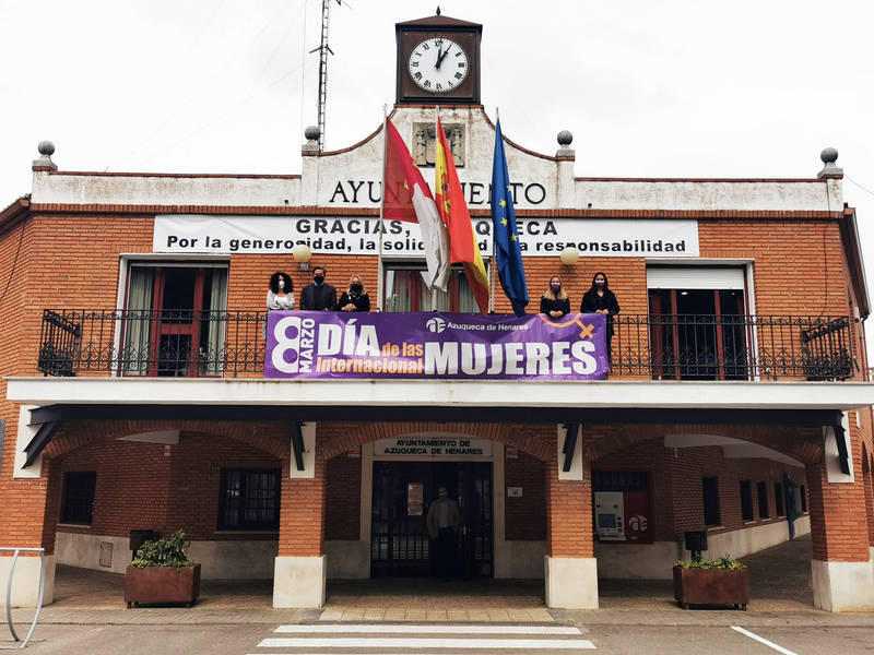 Pancarta por el 8M de 2021 en el Ayuntamiento de Azuqueca.