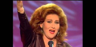 Mía Patterson, en la época en que se dio a conocer como cantante en televisión.