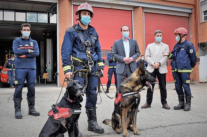 Nueva unidad canina en el parque de bomberos de Guadalajara.