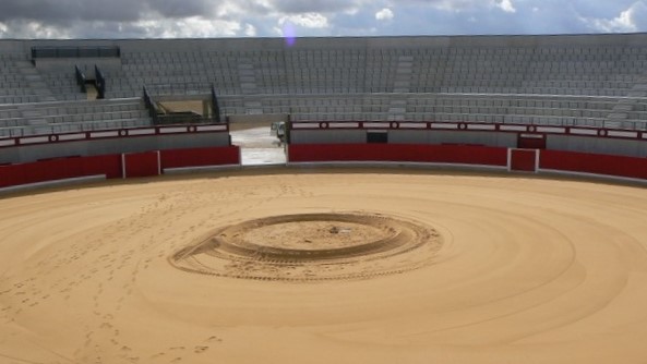 Ruedo y tendidos de la plaza de toros de Torija.