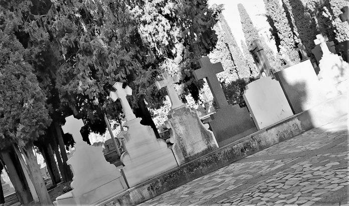 Sepulturas en el cementerio de Guadalajara, el 4 de abril de 2021. (Foto: La Crónic@)