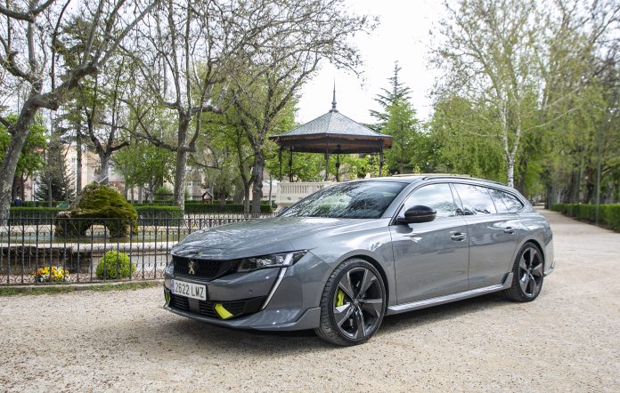 Presentación del último modelo de Peugeot en Sigüenza. (Foto: Luis Martínez)
