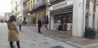 Los cafés para llevar resuelven la necesidad imperiosa de cafeína en Guadalajara. (Foto: La Crónic@)