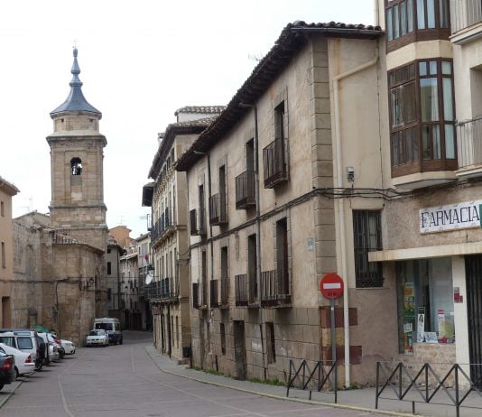 Calle de Molina de Aragón en abril de 2021. La ciudad ha visto empeorar sus datos de COVID en la última semana. (Foto: La Crónic@)