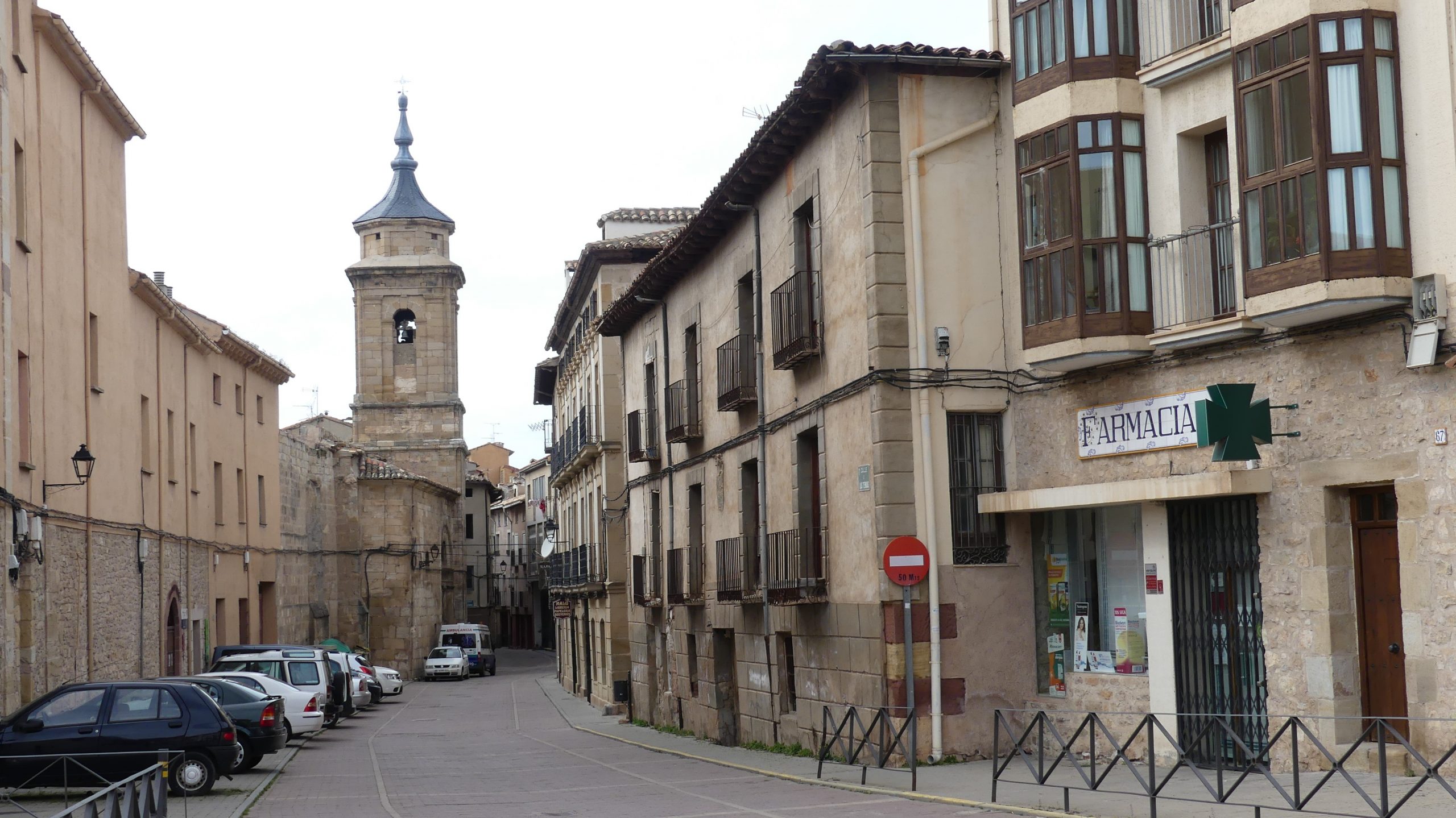 Calle de Molina de Aragón en abril de 2021. La ciudad ha visto empeorar sus datos de COVID en la última semana. (Foto: La Crónic@)