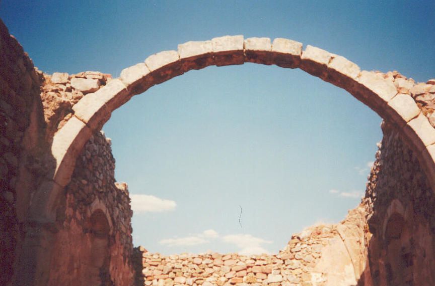 Restos de la ermita de la Virgen de la Carrasca.